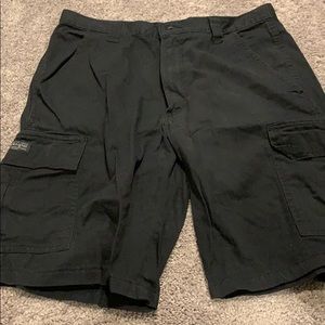 Men’s Wrangler cargo shorts